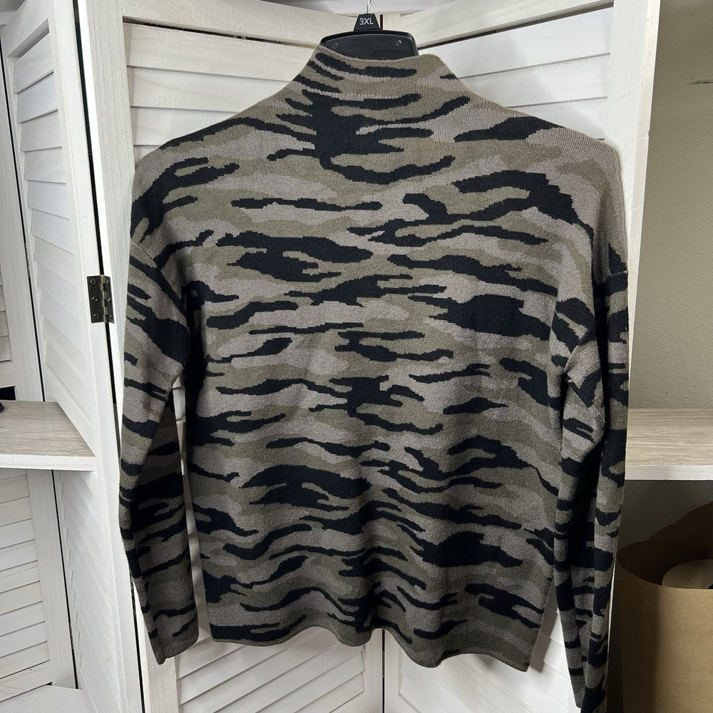 NWOT Tahari Mock Neck Sweater Green Black Camo Drop Shoulder Cozy Size Medium